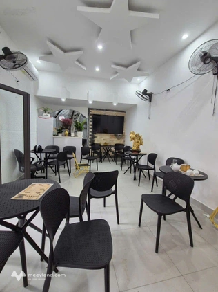 Cho thuê gấp nhà trọ tầng 1 khu Giảng Võ, vị trí đỉnh, kd, ngay đầu hồi chỉ 10tr/tháng