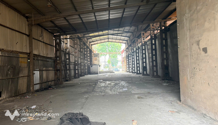Cho thuê 1.300m2 kho, xưởng tại cảng Đức Giang, Long Biên, Hà Nội
