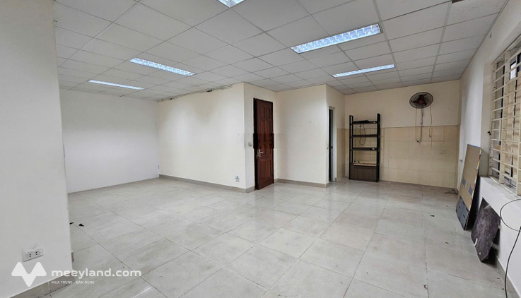 Cho thuê văn phòng tại Đê La Thành, văn phòng 50m2 giá chỉ 7,5tr, vuông vắn dễ setup