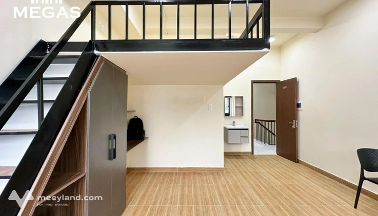 Cho thuê phòng duplex ban công siêu rộng 36m2, đường Hai Bà Trưng - cạnh nhà thờ tân định Quận 1