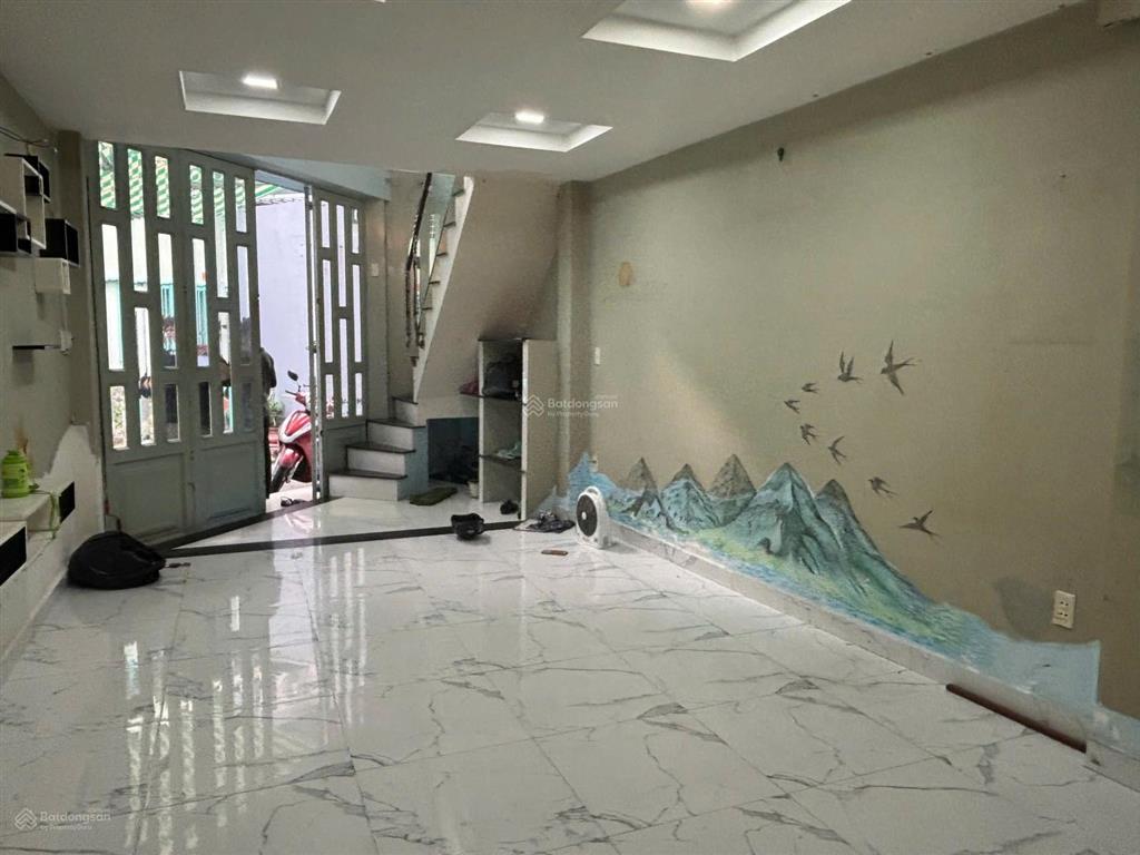Nhà 3t góc 2 mt hẻm chỉ vài m ra đường 3/2.