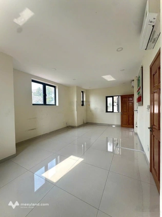 Cho thuê văn phòng tầng 2 biệt thự, 30m2, tại Khang Điền, Phước Long (BT 2 mặt tiền, khu đông đúc)