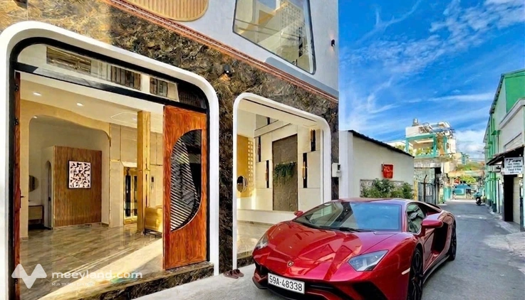 Nhà mới 5 tầng có thang máy mặt tiền Gò Vấp