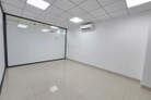 Cho thuê văn phòng Vạn Phúc 7x20m, ngăn sẵn vách kính, máy lạnh, vị trí đẹp, giá 14tr/tháng.