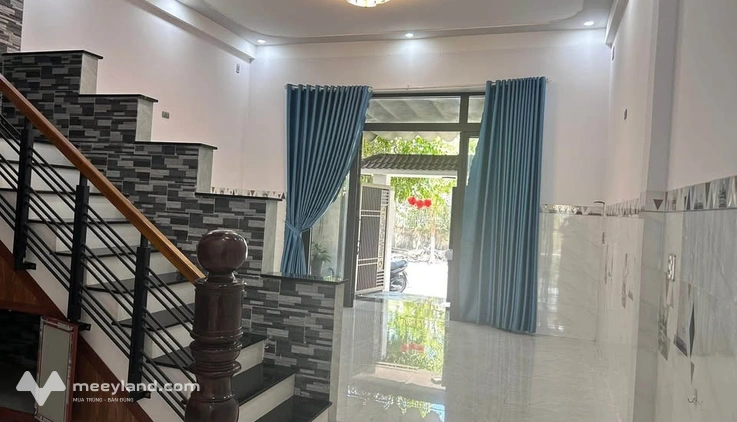 Bán nhà 2 tầng kiên cố, tọa lạc tại mặt tiền đường nhựa Phạm Đường, khu dân cư Phát Đạt, Phước Thạnh, tỉnh Quảng Ngãi