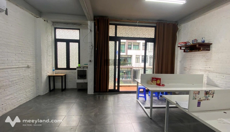 Cho thuê văn phòng tầng 3 liền kề Mon City 86m2 giá 10 tr/tháng
