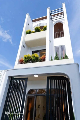Nhà 3 tầng xinh xắn tại khu Sao Mai, Mỹ Tho, ô tô đỗ tận cửa, giá yêu thương