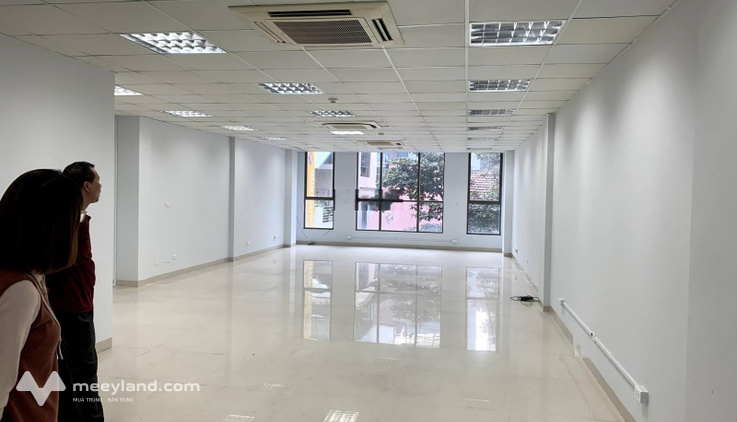 Cho thuê văn phòng phố Bùi Thị Xuân, Hai Bà Trưng, Hà Nội, dstd 125m2, sàn thông, giá 30tr/tháng