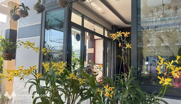 Bán nhà sân vườn hiện đại tại Phú Khương, thành phố Bến Tre, diện tích 205m2