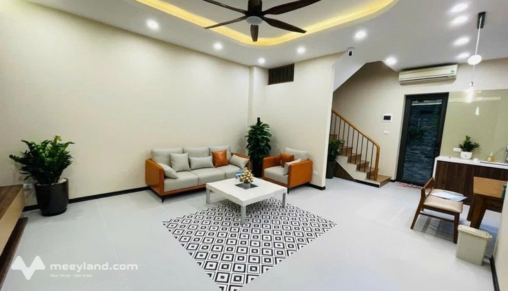 Toà căn hộ dịch vụ thang máy - 12 phòng khép kín full đồ - Đủ PCCC và lối thoát hiểm - Ngõ nông - Sổ đỏ vuông vắn