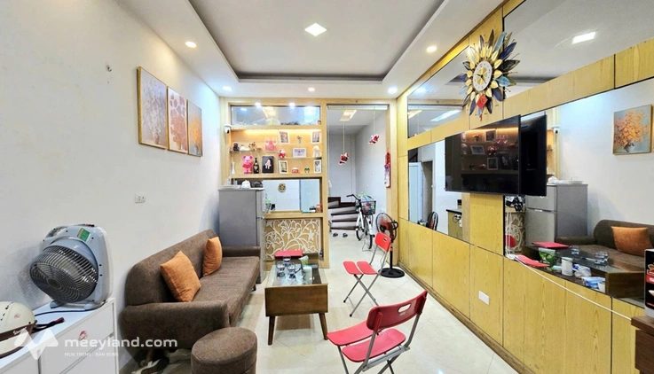 Nhà đẹp Cầu Giấy, phố Trần Thái Tông, 5 tầng full nội thất, giá chỉ hơn 11 tỷ