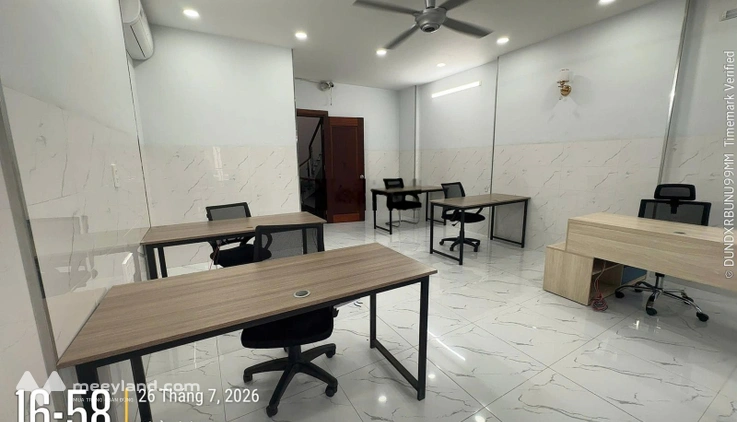 Cho thuê Văn phòng KĐT Vạn Phúc City giá 8tr full nội thất văn phòng