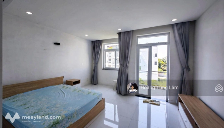Ban công full nội thất gần RMIT - Chỉ 5,5 triệu/tháng