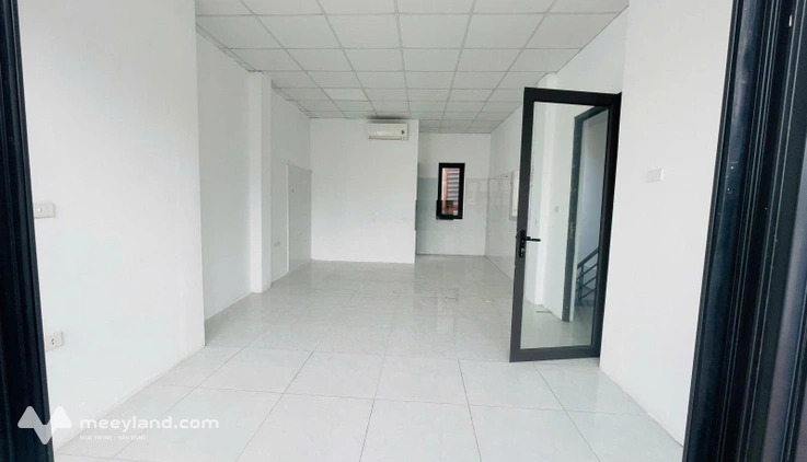 Cho thuê văn phòng tại Mon City, 6 triệu, 40m2, hướng Nam đẹp mặt đường Hàm Nghi