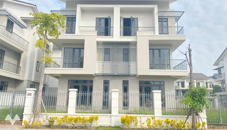 Hàng chuyển nhượng, duy nhất căn biệt thự song lập 180m2, cho thuê 30 triệu/tháng