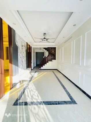 Nhà Tiền Phong thiết kế hiện đại, ngõ ô tô đỗ cửa