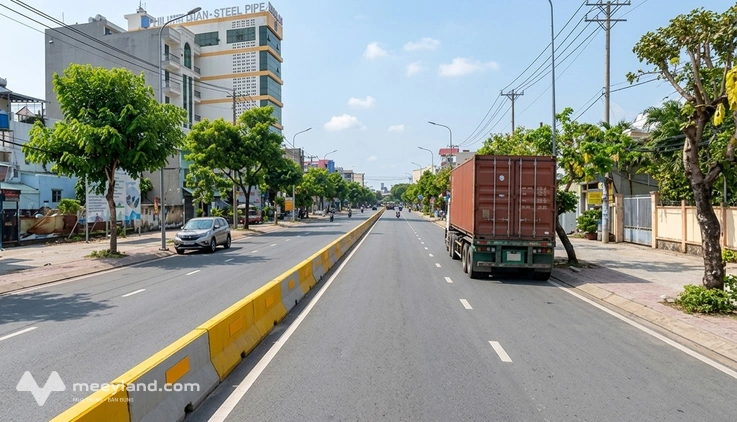 Đất vuông 5m x 32m mặt tiền Lê Thị Riêng sát Cầu Sắt Sập, giá 12. tỷ
