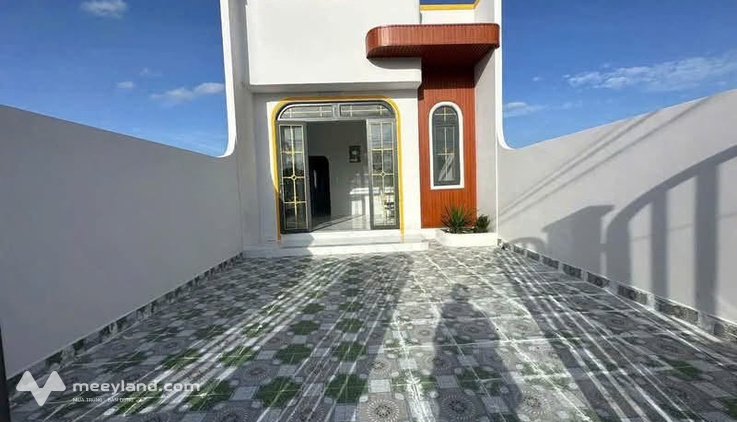 Nhà đẹp 5m x 24m đường xe hơi tại Cần Đước, Long An