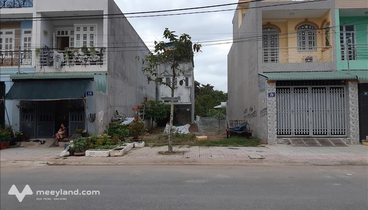 Bán lô đất 100m2 Hoà Lạc đường to ô tô tránh giá chỉ 2,3 tỷ