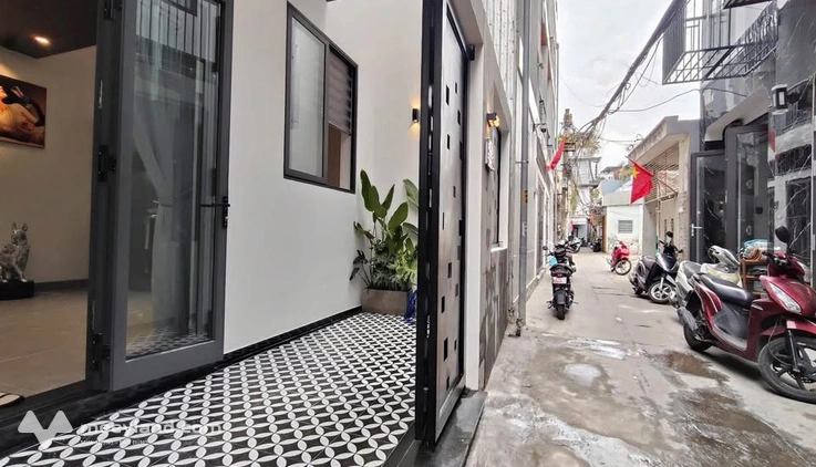 Chốt ngay nhà 3 tầng Trần Cao Vân, ngang 6m cực rộng