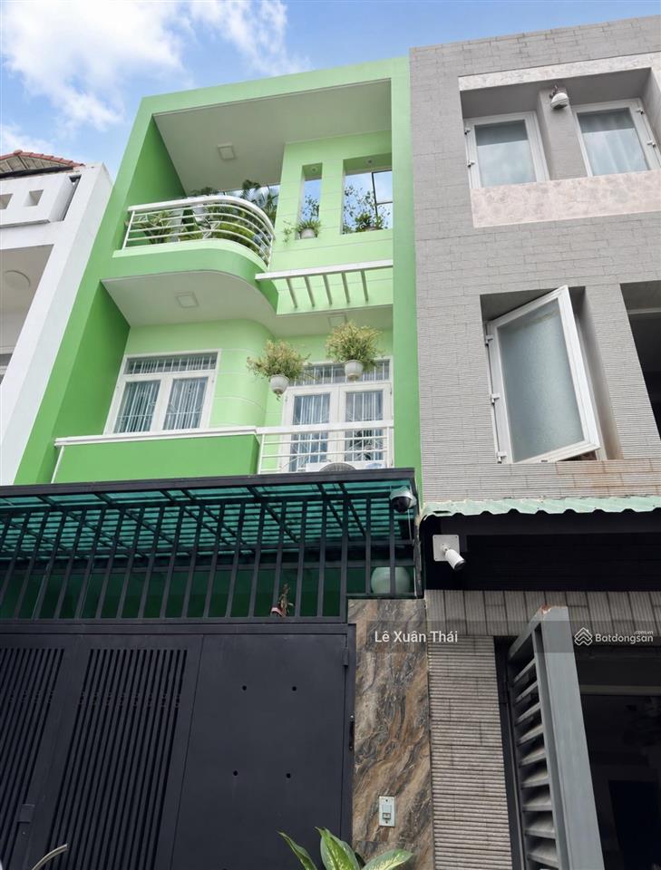 Lý tưởng cho gia đình 4 thành viên, nhà đẹp hẻm thẳng tắp 3t 42m² lãnh binh thăng q11 7.8 tỷ
