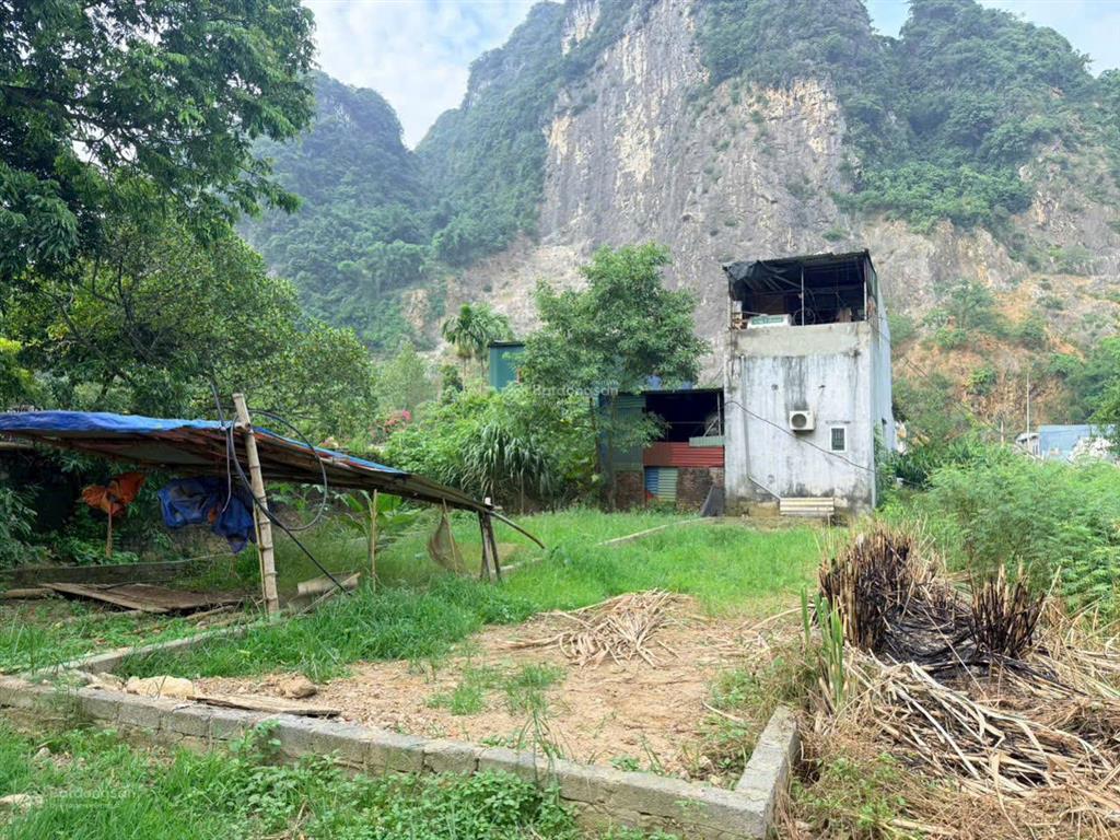 Bán đất thị trấn lương sơn làn 2 ql6 diện tích 81,9m2 đã xây ranh giới chỉ 1,2 tỷ view núi đá đẹp