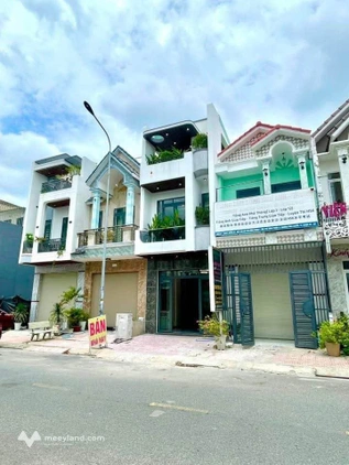 Nhà phố hiện đại 72m2 tại KDC Phú Hồng Thịnh 8, An Phú, Thuận An