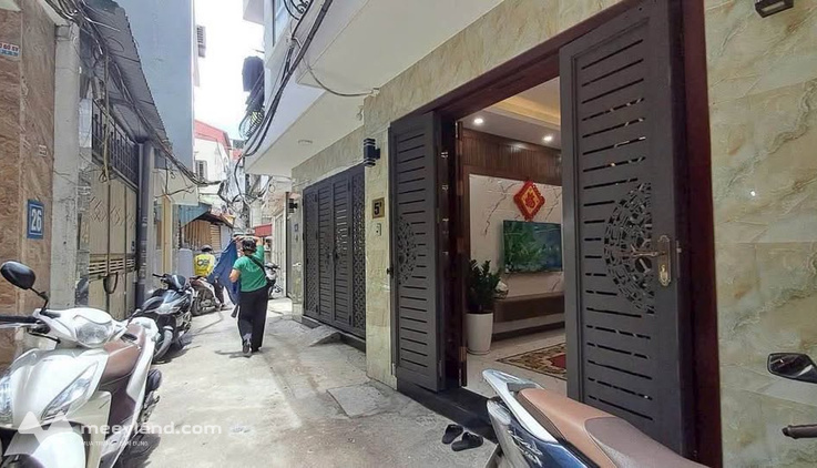 Bán nhà 7 tầng thang máy phố Trần Cung, diện tích 42m2, nội thất cao cấp