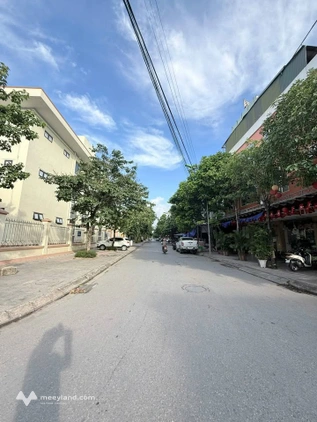 Nhà 2 tầng Đông Sơn, đường 2 ô tô tránh, ngay Chuyên Lam Sơn