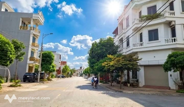 Chào bạn, nếu bạn đang tìm kiếm một tổ ấm ngay tại trung tâm phường Lê Hồng Phong