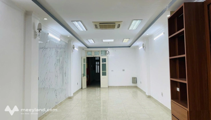 Chính chủ cho thuê VP - 105 Nguyễn Xiển 60m2 chỉ 8.5tr - 2 mặt tiền mặt đường