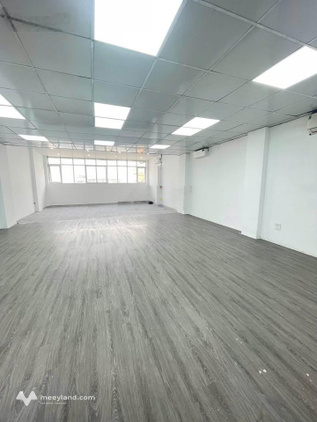 Cho thuê văn phòng Trần Thái Tông 120m², giá chỉ 20 triệu/tháng, sàn đẹp, thông sàn, ô tô đỗ