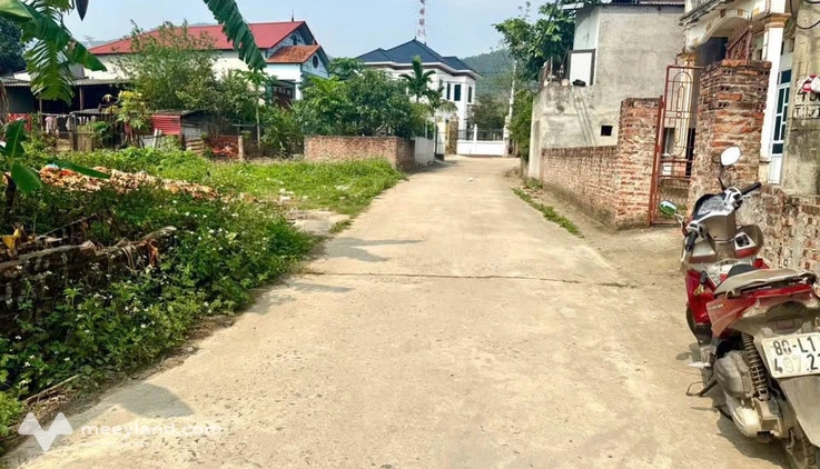 Bán đất Vĩnh Phúc 95m2 mặt đường trục chính, gần hồ Xạ Hương, giá nhỉnh 600 triệu