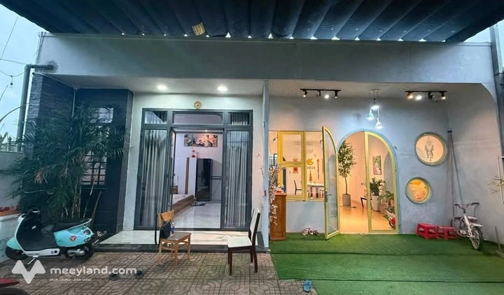 Nhà đẹp như mới, 210m2 đất thổ cư, giá yêu thương