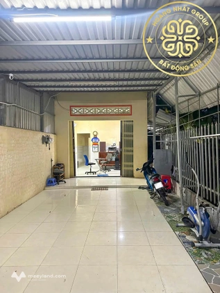 Đất kèm nhà cấp 4 mặt tiền đường Tạ Uyên, vị trí đắc địa kinh doanh