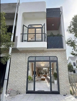 Bán nhà phố hướng Dương Tân Uyên, sổ sẵn công chứng, 1,9 tỷ
