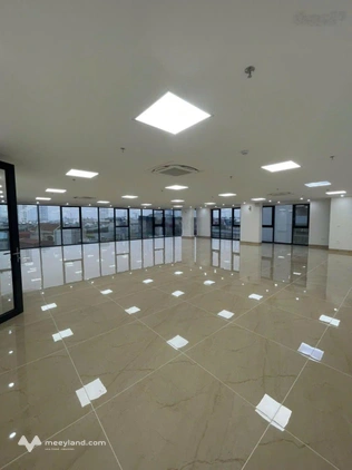 Tòa nhà văn phòng Ngã Tư Sở 9 tầng có hầm