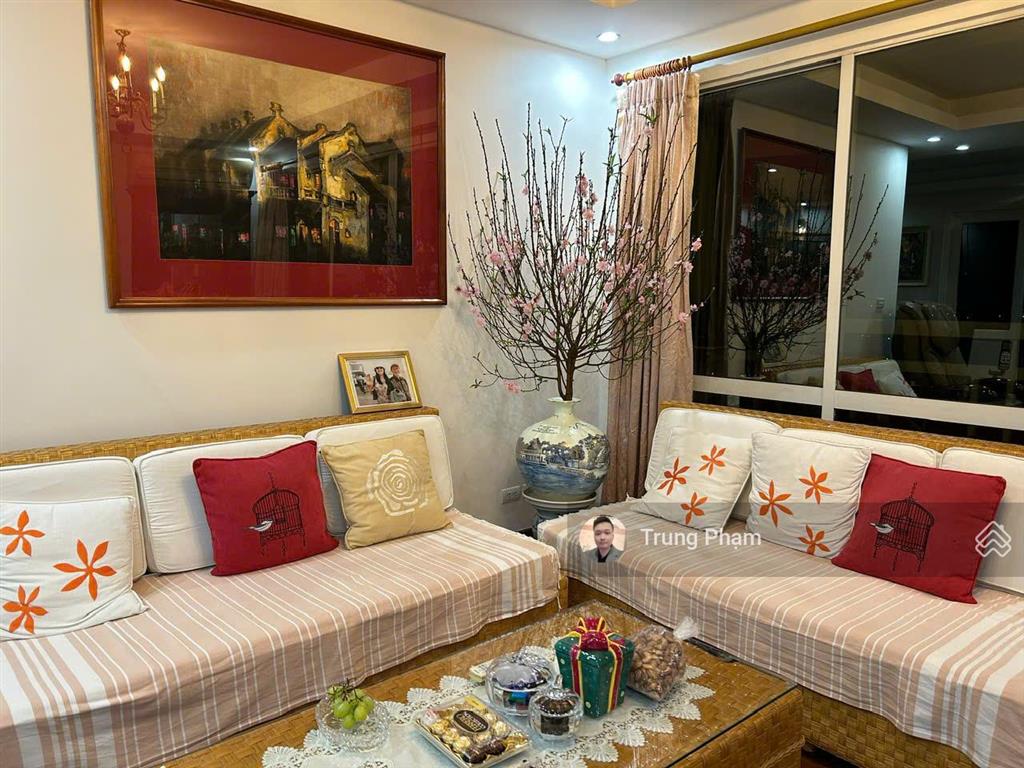 Bán gấp căn góc 4pn 150m2 tòa g2 ciputra, tầng trung view hồ tây, ban công đông nam full nội thất