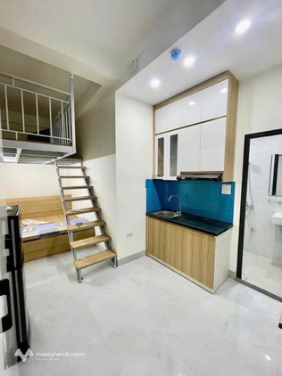 Cho thuê phòng gác xép, ở ngay, 2 giường full đồ, tại 612 Đê La Thành gần hồ Giảng Võ, chỉ 4.8tr/th