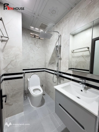 Cho thuê phòng đẹp ngõ 141 An Dương Vương - 30m2 - full nội thất - Giá 4 triệu/tháng - có thang máy