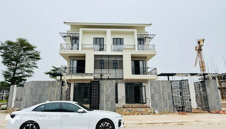 Biệt thự víp 225m2 ngay sát Ninh Hiệp, hàng F0 chủ đầu tư