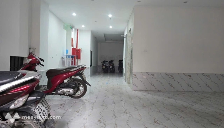 444 Đội Cấn, 2 giường đủ đồ, 6,8tr, thang máy.Phòng đẹp rộng rãi0989755541chính chủ).15/9 trống