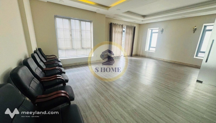 Cho thuê trệt biệt thự góc Khu Him Lam - 200m2, sân vườn hồ cảnh quan - Ưu tiên văn phòng 30 triệu.