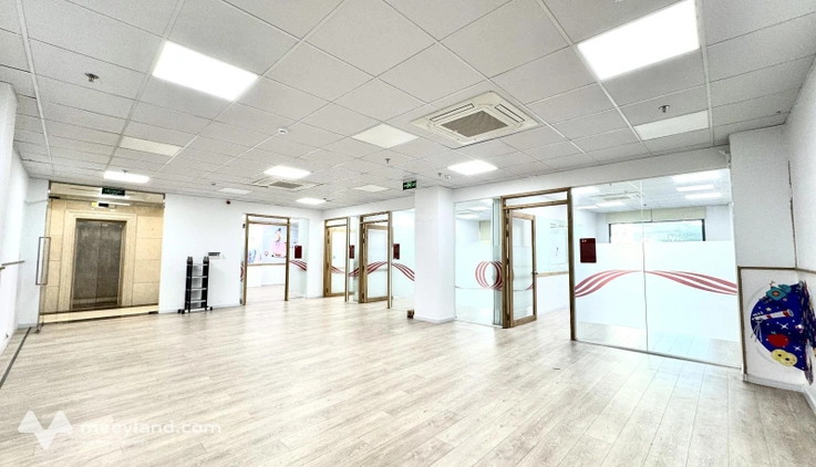 Cho thuê văn phòng khu vực Hòa Cường - 167 m2 - chỉ 283.000đ/m2/th; Property Danang