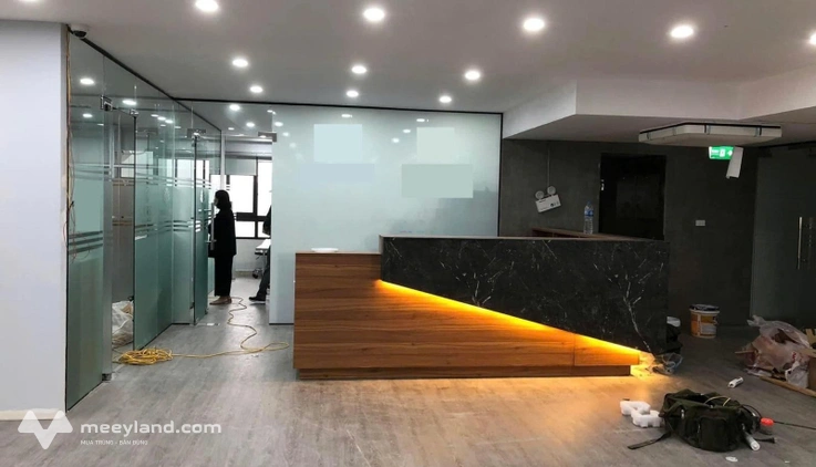 Cho thuê văn phòng phố Liễu Giai, full nội thất, 330 nghìn / m2, 500 m2, giá ưu đãi chính chủ