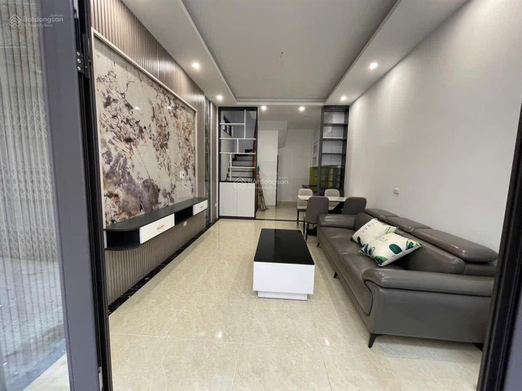 Nhà lô góc phố bùi xương trạch gần hồ đầm hồng oto 50m 3 gác đỗ 5 tầng