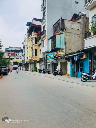 Tòa nhà mặt phố Nguyễn Hoàng, Cầu Giấy, vị trí đắc địa kinh doanh sầm uất