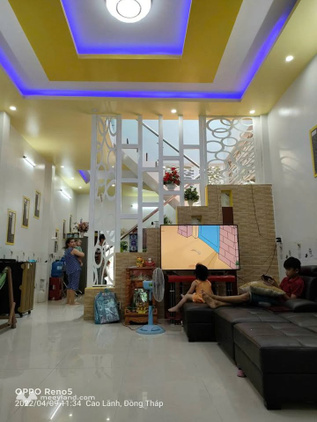 Nhà đẹp 1 trệt, 1 lầu tại Mỹ Trà, sân rộng để 2 ô tô, giá chỉ 2,1 tỷ