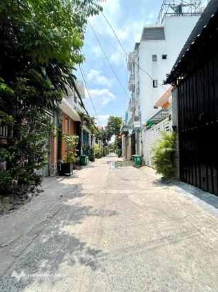 Nhà Gò Vấp 3 tầng, hẻm xe hơi thông, giá chỉ 6,4 tỷ