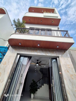 Nhà 3 tầng ngõ Văn Cao, thông TĐC Trầm Cá, ô tô đỗ cửa, giá hời